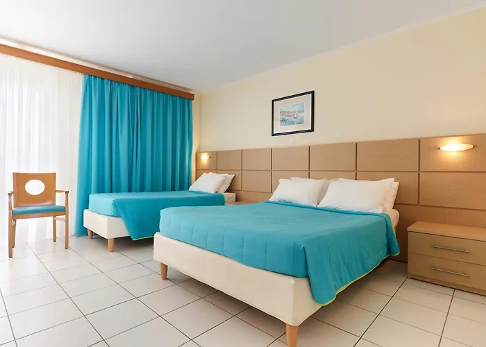 Kinetta Beach Resort And Spa